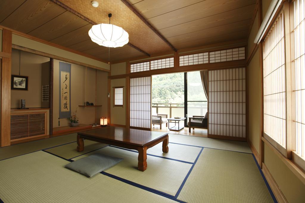 Irorino Yado Sankichi Hotel Ukuszu Kültér fotó